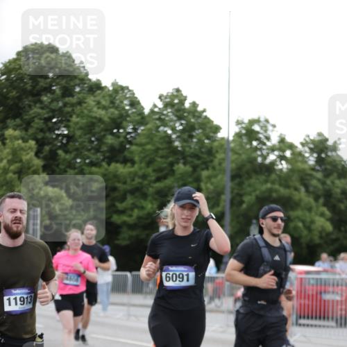 29.06.2025 - hella hamburg halbmarathon Jannik Wohlers http://msf.ph/oto/8150798 29.06.2025 10:51:07 Lombardsbrücke 1617, 1997, 2308, 2484, 2485, 2593, 2736, 2778, 4748, 4808, 4878, 5291, 5357, 5394, 5716, 5717, 6007, 6091, 6885, 6945, 6954, 6961, 7769, 7841, 7871, 7992, 8040, 8125, 8399, 8672, 9340, 9462, 9582, 9583, 9763, 10496, 11034, 11268, 11575, 11913, 12766, 13079, 13598, 13710, 13769, 15092, 15776, 16258, 16595, 16642, 16678, 16807, 17641, 19106 meine-sportfotos.de