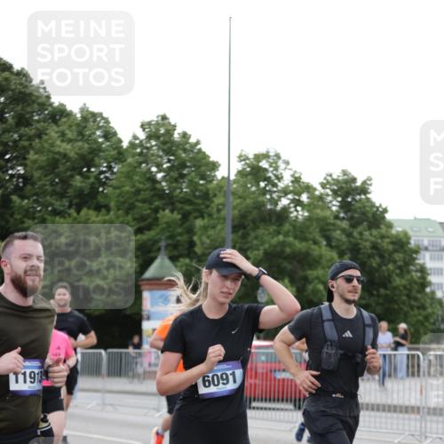 29.06.2025 - hella hamburg halbmarathon Jannik Wohlers http://msf.ph/oto/8150816 29.06.2025 10:51:08 Lombardsbrücke 1617, 1997, 2308, 2484, 2485, 2593, 2736, 2778, 3240, 4748, 4808, 4878, 5291, 5357, 5394, 5716, 5717, 6007, 6091, 6885, 6945, 6954, 6961, 7769, 7841, 7871, 7992, 8040, 8125, 8399, 8672, 9340, 9462, 9582, 9583, 9763, 10496, 11034, 11268, 11575, 11875, 11913, 12766, 13079, 13598, 13710, 13769, 15092, 15776, 16258, 16595, 16642, 16678, 16807, 17641, 19106 meine-sportfotos.de