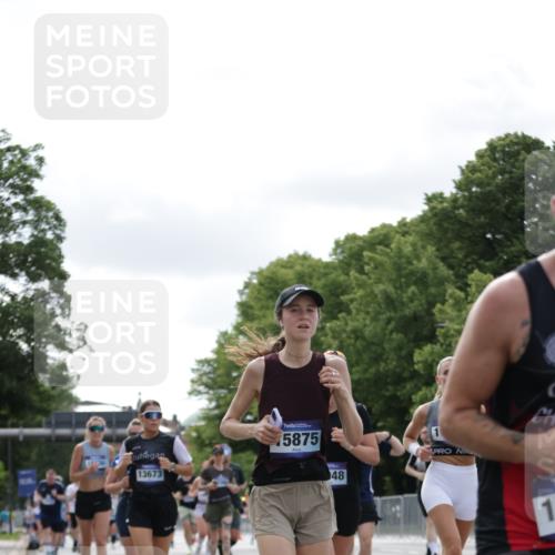 29.06.2025 - hella hamburg halbmarathon Jannik Wohlers http://msf.ph/oto/8150817 29.06.2025 10:14:15 Lombardsbrücke 1406, 1728, 2046, 2494, 2990, 3020, 3154, 3454, 3691, 3756, 3834, 5191, 5670, 5981, 6935, 7802, 8055, 8147, 8755, 9556, 9663, 9709, 10224, 10391, 10610, 12901, 13212, 13366, 13386, 13673, 13674, 14497, 15048, 16036, 16167, 16287, 16288, 16776, 17296, 17453, 17975 meine-sportfotos.de