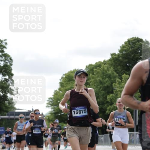 29.06.2025 - hella hamburg halbmarathon Jannik Wohlers http://msf.ph/oto/8150828 29.06.2025 10:14:15 Lombardsbrücke 1406, 1728, 2046, 2494, 2990, 3020, 3154, 3454, 3691, 3756, 3834, 5191, 5670, 5981, 6935, 7802, 8055, 8147, 8755, 9556, 9663, 9709, 10224, 10391, 10610, 12901, 13212, 13366, 13386, 13673, 13674, 14497, 15048, 16036, 16167, 16287, 16288, 16776, 17296, 17453, 17975 meine-sportfotos.de