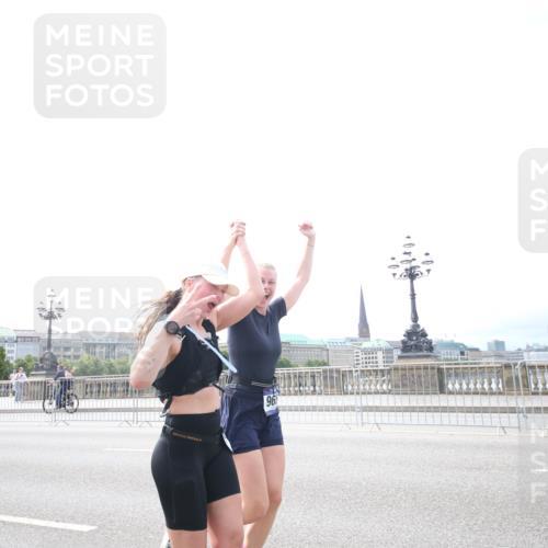 29.06.2025 - hella hamburg halbmarathon Jannik Wohlers http://msf.ph/oto/8150842 29.06.2025 10:27:55 Lombardsbrücke 3445, 5369, 5604, 7667, 8327, 9653, 9654, 13045, 13296, 13400, 14017, 15123, 18256, 18604, 19180 meine-sportfotos.de