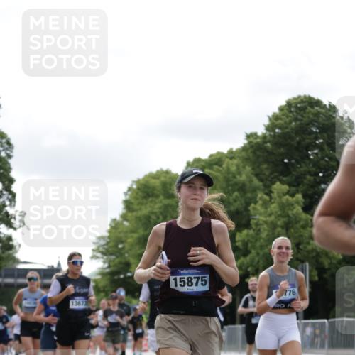 29.06.2025 - hella hamburg halbmarathon Jannik Wohlers http://msf.ph/oto/8150843 29.06.2025 10:14:15 Lombardsbrücke 1406, 1728, 2046, 2494, 2990, 3020, 3154, 3454, 3691, 3756, 3834, 5191, 5670, 5981, 6935, 7802, 8055, 8147, 8755, 9556, 9663, 9709, 10224, 10391, 10610, 12901, 13212, 13366, 13386, 13673, 13674, 14497, 15048, 16036, 16167, 16287, 16288, 16776, 17296, 17453, 17975 meine-sportfotos.de