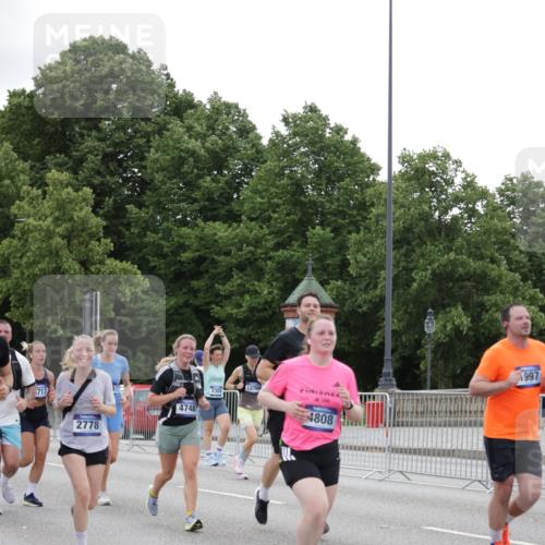 29.06.2025 - hella hamburg halbmarathon Jannik Wohlers http://msf.ph/oto/8150844 29.06.2025 10:51:09 Lombardsbrücke 1617, 1997, 2308, 2484, 2485, 2593, 2736, 2778, 3240, 3991, 4748, 4808, 4878, 5291, 5394, 5716, 5717, 6007, 6091, 6885, 6945, 6954, 6961, 7769, 7841, 7871, 7992, 8040, 8125, 8399, 9340, 9462, 9582, 9583, 9763, 10496, 11034, 11268, 11575, 11875, 11913, 12766, 13079, 13598, 13710, 13769, 15092, 15776, 16258, 16595, 16642, 16678, 16807, 17641, 19106 meine-sportfotos.de