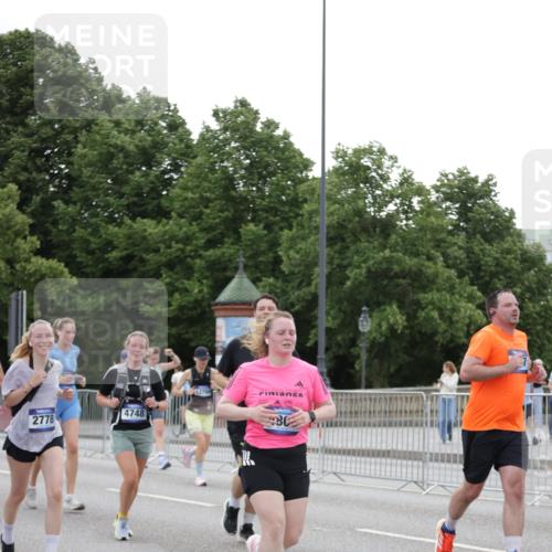 29.06.2025 - hella hamburg halbmarathon Jannik Wohlers http://msf.ph/oto/8150867 29.06.2025 10:51:09 Lombardsbrücke 1617, 1997, 2308, 2484, 2485, 2593, 2736, 2778, 3240, 3991, 4748, 4808, 4878, 5291, 5394, 5716, 5717, 6007, 6091, 6885, 6945, 6954, 6961, 7769, 7841, 7871, 7992, 8040, 8125, 8399, 9340, 9462, 9582, 9583, 9763, 10496, 11034, 11268, 11575, 11875, 11913, 12766, 13079, 13598, 13710, 13769, 15092, 15776, 16258, 16595, 16642, 16678, 16807, 17641, 19106 meine-sportfotos.de