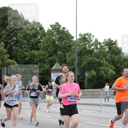 29.06.2025 - hella hamburg halbmarathon Jannik Wohlers http://msf.ph/oto/8150877 29.06.2025 10:51:09 Lombardsbrücke 1617, 1997, 2308, 2484, 2485, 2593, 2736, 2778, 3240, 3991, 4748, 4808, 4878, 5291, 5394, 5716, 5717, 6007, 6091, 6885, 6945, 6954, 6961, 7769, 7841, 7871, 7992, 8040, 8125, 8399, 9340, 9462, 9582, 9583, 9763, 10496, 11034, 11268, 11575, 11875, 11913, 12766, 13079, 13598, 13710, 13769, 15092, 15776, 16258, 16595, 16642, 16678, 16807, 17641, 19106 meine-sportfotos.de