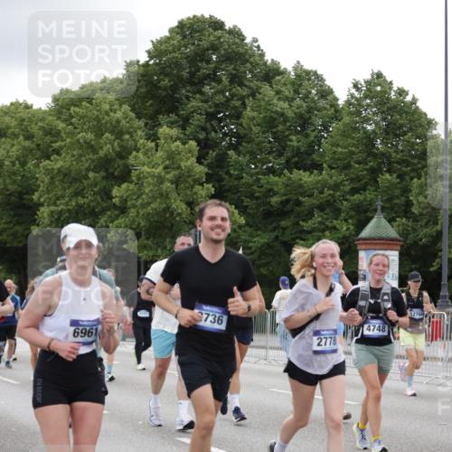 29.06.2025 - hella hamburg halbmarathon Jannik Wohlers http://msf.ph/oto/8150889 29.06.2025 10:51:10 Lombardsbrücke 1617, 1997, 2308, 2484, 2485, 2593, 2736, 2778, 3240, 3991, 4748, 4808, 4878, 5291, 5394, 5716, 5717, 6007, 6091, 6885, 6945, 6954, 7769, 7841, 7871, 7992, 8125, 8399, 9340, 9462, 9582, 9583, 9763, 10496, 10521, 11034, 11268, 11575, 11875, 11913, 12766, 13079, 13598, 13710, 13769, 15092, 15776, 16258, 16595, 16642, 16807, 17641, 19106 meine-sportfotos.de