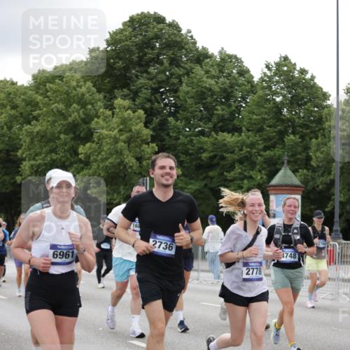 29.06.2025 - hella hamburg halbmarathon Jannik Wohlers http://msf.ph/oto/8150894 29.06.2025 10:51:10 Lombardsbrücke 1617, 1997, 2308, 2484, 2485, 2593, 2736, 2778, 3240, 3991, 4748, 4808, 4878, 5291, 5394, 5716, 5717, 6007, 6091, 6885, 6945, 6954, 7769, 7841, 7871, 7992, 8125, 8399, 9340, 9462, 9582, 9583, 9763, 10496, 10521, 11034, 11268, 11575, 11875, 11913, 12766, 13079, 13598, 13710, 13769, 15092, 15776, 16258, 16595, 16642, 16807, 17641, 19106 meine-sportfotos.de