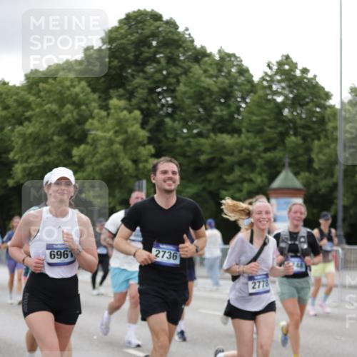 29.06.2025 - hella hamburg halbmarathon Jannik Wohlers http://msf.ph/oto/8150899 29.06.2025 10:51:10 Lombardsbrücke 1617, 1997, 2308, 2484, 2485, 2593, 2736, 2778, 3240, 3991, 4748, 4808, 4878, 5291, 5394, 5716, 5717, 6007, 6091, 6885, 6945, 6954, 7769, 7841, 7871, 7992, 8125, 8399, 9340, 9462, 9582, 9583, 9763, 10496, 10521, 11034, 11268, 11575, 11875, 11913, 12766, 13079, 13598, 13710, 13769, 15092, 15776, 16258, 16595, 16642, 16807, 17641, 19106 meine-sportfotos.de