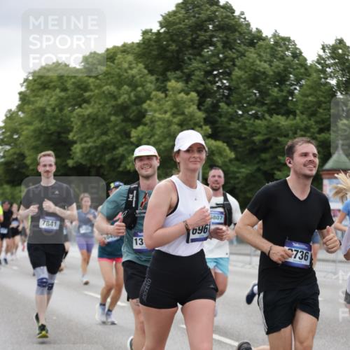 29.06.2025 - hella hamburg halbmarathon Jannik Wohlers http://msf.ph/oto/8150905 29.06.2025 10:51:10 Lombardsbrücke 1617, 1997, 2308, 2484, 2485, 2593, 2736, 2778, 3240, 3991, 4748, 4808, 4878, 5291, 5394, 5716, 5717, 6007, 6091, 6885, 6945, 6954, 7769, 7841, 7871, 7992, 8125, 8399, 9340, 9462, 9582, 9583, 9763, 10496, 10521, 11034, 11268, 11575, 11875, 11913, 12766, 13079, 13598, 13710, 13769, 15092, 15776, 16258, 16595, 16642, 16807, 17641, 19106 meine-sportfotos.de