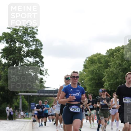 29.06.2025 - hella hamburg halbmarathon Jannik Wohlers http://msf.ph/oto/8150927 29.06.2025 10:14:18 Lombardsbrücke 1071, 1728, 2046, 2601, 2690, 2990, 3020, 3154, 3454, 3691, 3834, 5191, 5670, 5981, 6935, 7195, 8055, 8147, 8755, 9173, 9556, 9663, 9709, 10391, 10610, 11643, 12901, 13212, 13366, 13386, 13673, 13674, 14015, 14497, 15048, 15700, 16036, 16167, 16287, 16288, 16776, 17296, 17453, 17975 meine-sportfotos.de