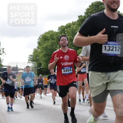29.06.2025 - hella hamburg halbmarathon Jannik Wohlers http://msf.ph/oto/8150977 29.06.2025 10:14:24 Lombardsbrücke 1071, 1728, 2046, 2601, 2690, 3025, 3154, 3454, 3691, 5191, 5608, 5981, 6935, 7195, 7439, 8055, 8239, 8522, 8755, 8854, 9173, 9556, 9663, 9709, 10391, 10610, 10963, 11643, 12901, 13212, 13366, 13386, 13393, 13673, 13674, 14015, 14195, 14452, 14497, 15048, 15700, 16036, 16167, 16287, 16288, 16776, 17296, 17453, 17975, 18015, 18176 meine-sportfotos.de