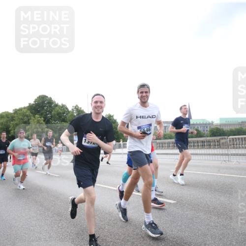 29.06.2025 - hella hamburg halbmarathon Jannik Wohlers http://msf.ph/oto/8150979 29.06.2025 10:31:10 Lombardsbrücke 1235, 1844, 1879, 3396, 3397, 3424, 3571, 3681, 4953, 5165, 5846, 5965, 6078, 6546, 6573, 6640, 7772, 8806, 9104, 9183, 9812, 9882, 9883, 10240, 10421, 10435, 10586, 11178, 11587, 12381, 12758, 13724, 15024, 15222, 15575, 16541, 16978, 17043, 17362, 17404, 17517, 17706, 17989, 18507, 18613, 18672, 18883, 18943, 19068, 19233 meine-sportfotos.de