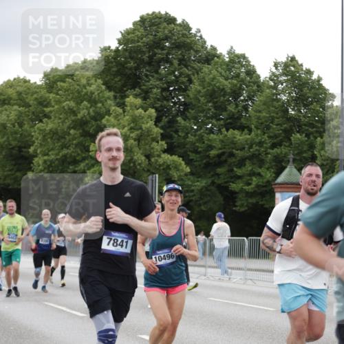 29.06.2025 - hella hamburg halbmarathon Jannik Wohlers http://msf.ph/oto/8151000 29.06.2025 10:51:12 Lombardsbrücke 1997, 2308, 2484, 2485, 2593, 2736, 2778, 3240, 3991, 4748, 4808, 4878, 5291, 5394, 5716, 5717, 6007, 6091, 6885, 6945, 6947, 6954, 7769, 7841, 7871, 7992, 8125, 8399, 9340, 9462, 9582, 9583, 9763, 10496, 10521, 10830, 11268, 11575, 11875, 11913, 12766, 13079, 13598, 13710, 13769, 15092, 15776, 16595, 16642, 16807, 17641, 19106 meine-sportfotos.de