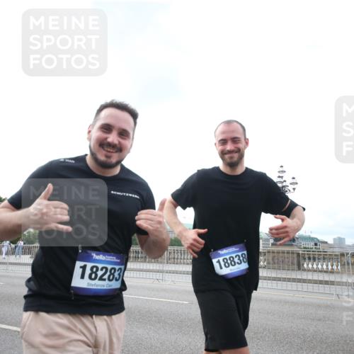 29.06.2025 - hella hamburg halbmarathon Jannik Wohlers http://msf.ph/oto/8151042 29.06.2025 10:31:40 Lombardsbrücke 1311, 1987, 2349, 2384, 2672, 2943, 3221, 3239, 3358, 3752, 3822, 4314, 4605, 4924, 5156, 5496, 5601, 5658, 5743, 6218, 6252, 6718, 6727, 7135, 7239, 7295, 7344, 7535, 7570, 7695, 7789, 7816, 7898, 8538, 10248, 11168, 11462, 12136, 12319, 12663, 12755, 12936, 13026, 13959, 14029, 14105, 14191, 14536, 14599, 15471, 16200, 17118, 17342, 17958, 18283, 18369, 18428, 18838, 18931 meine-sportfotos.de
