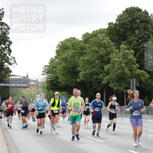 29.06.2025 - hella hamburg halbmarathon Jannik Wohlers http://msf.ph/oto/8151057 29.06.2025 10:51:13 Lombardsbrücke 1997, 2308, 2484, 2485, 2593, 2736, 2778, 3240, 3991, 4748, 4808, 4878, 5291, 5394, 5716, 5717, 6007, 6091, 6885, 6945, 6947, 6954, 7769, 7841, 7871, 7992, 8125, 8399, 9340, 9462, 9582, 9583, 10496, 10521, 10830, 11268, 11875, 11913, 12766, 13151, 13152, 13598, 13710, 13769, 15092, 15776, 16595, 16642, 16807, 17364, 17641 meine-sportfotos.de