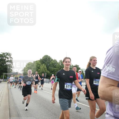 29.06.2025 - hella hamburg halbmarathon Jannik Wohlers http://msf.ph/oto/8151066 29.06.2025 10:31:51 Lombardsbrücke 1311, 1987, 2349, 2943, 3022, 3365, 3707, 3778, 3822, 4314, 4365, 4605, 4857, 4924, 5496, 5658, 5743, 6218, 6252, 7135, 7239, 7344, 7535, 7570, 7789, 8124, 8127, 8175, 8787, 8914, 8993, 9125, 9206, 9706, 9765, 10248, 10828, 10924, 11168, 11225, 11362, 11462, 11787, 11972, 12136, 12443, 12936, 13284, 13423, 13959, 13960, 14029, 14099, 14105, 14191, 14494, 14599, 15120, 15364, 15471, 15987, 16200, 17958, 18369, 18931 meine-sportfotos.de