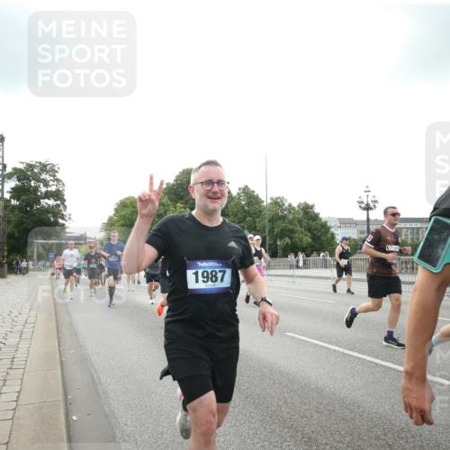 29.06.2025 - hella hamburg halbmarathon Jannik Wohlers http://msf.ph/oto/8151103 29.06.2025 10:31:52 Lombardsbrücke 1311, 1987, 2349, 2943, 3022, 3365, 3707, 3778, 3822, 4314, 4365, 4605, 4857, 4924, 5496, 5658, 5743, 6218, 6252, 7135, 7239, 7535, 7570, 7789, 8124, 8127, 8175, 8787, 8914, 8993, 9125, 9206, 9706, 9765, 10248, 10828, 10924, 11168, 11225, 11362, 11462, 11787, 11972, 12136, 12443, 12864, 12936, 13284, 13423, 13959, 13960, 14029, 14099, 14105, 14159, 14191, 14494, 14599, 15086, 15088, 15120, 15364, 15471, 15987, 16200, 17958 meine-sportfotos.de