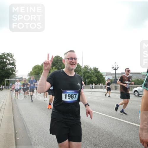 29.06.2025 - hella hamburg halbmarathon Jannik Wohlers http://msf.ph/oto/8151106 29.06.2025 10:31:52 Lombardsbrücke 1311, 1987, 2349, 2943, 3022, 3365, 3707, 3778, 3822, 4314, 4365, 4605, 4857, 4924, 5496, 5658, 5743, 6218, 6252, 7135, 7239, 7535, 7570, 7789, 8124, 8127, 8175, 8787, 8914, 8993, 9125, 9206, 9706, 9765, 10248, 10828, 10924, 11168, 11225, 11362, 11462, 11787, 11972, 12136, 12443, 12864, 12936, 13284, 13423, 13959, 13960, 14029, 14099, 14105, 14159, 14191, 14494, 14599, 15086, 15088, 15120, 15364, 15471, 15987, 16200, 17958 meine-sportfotos.de