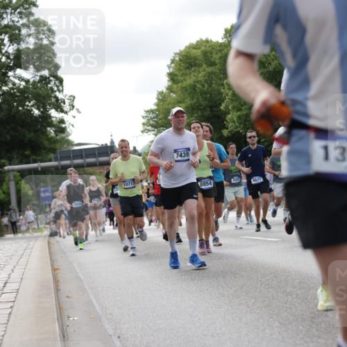 29.06.2025 - hella hamburg halbmarathon Jannik Wohlers http://msf.ph/oto/8151131 29.06.2025 10:14:30 Lombardsbrücke 1071, 1379, 1575, 2046, 2140, 2601, 2690, 3025, 3454, 3507, 3509, 3691, 3844, 4641, 5608, 5800, 5981, 6181, 6248, 6935, 7195, 7439, 8055, 8239, 8275, 8522, 8563, 8755, 8854, 9113, 9173, 9556, 9709, 9911, 10391, 10589, 10717, 10963, 11271, 11611, 11643, 12634, 13212, 13366, 13386, 13393, 13674, 13683, 14015, 14195, 14452, 14497, 14999, 15037, 15038, 15700, 16208, 16419, 17296, 17453, 17708, 17847, 18015, 18176 meine-sportfotos.de