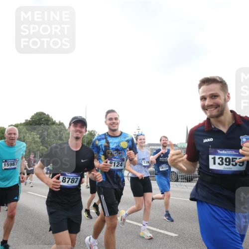 29.06.2025 - hella hamburg halbmarathon Jannik Wohlers http://msf.ph/oto/8151145 29.06.2025 10:31:58 Lombardsbrücke 1640, 1987, 2349, 2943, 3022, 3365, 3653, 3707, 3778, 4314, 4365, 4605, 4857, 5658, 5743, 5783, 5941, 6218, 6228, 6252, 6312, 6315, 7239, 7468, 7535, 7702, 8124, 8127, 8175, 8303, 8625, 8787, 8840, 8914, 8993, 9125, 9206, 9706, 9765, 10002, 10248, 10828, 10924, 11205, 11225, 11362, 11787, 11972, 12136, 12443, 12864, 12936, 13284, 13423, 13959, 13960, 14029, 14099, 14105, 14159, 14191, 14494, 14599, 14788, 14888, 15086, 15088, 15120, 15147, 15364, 15569, 15987 meine-sportfotos.de