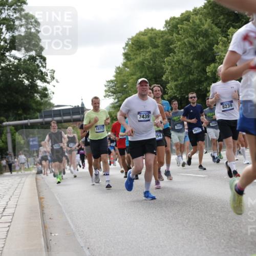 29.06.2025 - hella hamburg halbmarathon Jannik Wohlers http://msf.ph/oto/8151155 29.06.2025 10:14:30 Lombardsbrücke 1071, 1379, 1575, 2046, 2140, 2601, 2690, 3025, 3454, 3507, 3509, 3691, 3844, 4641, 5608, 5800, 5981, 6181, 6248, 6935, 7195, 7439, 8055, 8239, 8275, 8522, 8563, 8755, 8854, 9113, 9173, 9556, 9709, 9911, 10391, 10589, 10717, 10963, 11271, 11611, 11643, 12634, 13212, 13366, 13386, 13393, 13674, 13683, 14015, 14195, 14452, 14497, 14999, 15037, 15038, 15700, 16208, 16419, 17296, 17453, 17708, 17847, 18015, 18176 meine-sportfotos.de