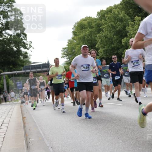 29.06.2025 - hella hamburg halbmarathon Jannik Wohlers http://msf.ph/oto/8151161 29.06.2025 10:14:30 Lombardsbrücke 1071, 1379, 1575, 2046, 2140, 2601, 2690, 3025, 3454, 3507, 3509, 3691, 3844, 4641, 5608, 5800, 5981, 6181, 6248, 6935, 7195, 7439, 8055, 8239, 8275, 8522, 8563, 8755, 8854, 9113, 9173, 9556, 9709, 9911, 10391, 10589, 10717, 10963, 11271, 11611, 11643, 12634, 13212, 13366, 13386, 13393, 13674, 13683, 14015, 14195, 14452, 14497, 14999, 15037, 15038, 15700, 16208, 16419, 17296, 17453, 17708, 17847, 18015, 18176 meine-sportfotos.de