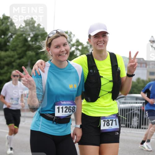 29.06.2025 - hella hamburg halbmarathon Jannik Wohlers http://msf.ph/oto/8151173 29.06.2025 10:51:24 Lombardsbrücke 2593, 3240, 3991, 5291, 5534, 6007, 6604, 6885, 6947, 7682, 8399, 9220, 9340, 9462, 9590, 9594, 9673, 10521, 10533, 10693, 10830, 11101, 11875, 12065, 13151, 13152, 14937, 14959, 15128, 16015, 17364, 17429, 17641, 17902, 18615, 18780, 18975 meine-sportfotos.de