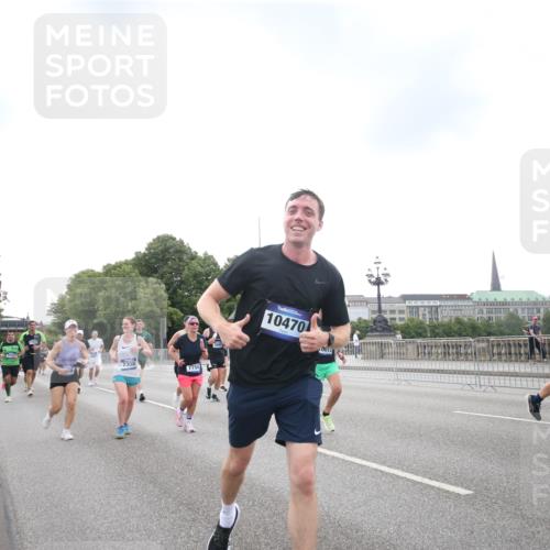 29.06.2025 - hella hamburg halbmarathon Jannik Wohlers http://msf.ph/oto/8151192 29.06.2025 10:32:18 Lombardsbrücke 1199, 1237, 2059, 3422, 3660, 3670, 3753, 4446, 5783, 5871, 6228, 7308, 7309, 7387, 7531, 7633, 7749, 7750, 9010, 9188, 10013, 10048, 10203, 10277, 10354, 10470, 10624, 10770, 11076, 11248, 12470, 12508, 13335, 14301, 15071, 15171, 15847, 15997, 16129, 16187, 16502, 16898, 16999, 17041, 17102, 17167, 17508, 18069, 18502, 18706, 18927, 19156 meine-sportfotos.de