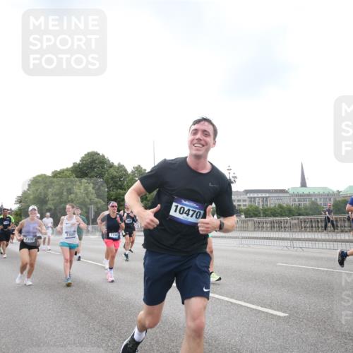 29.06.2025 - hella hamburg halbmarathon Jannik Wohlers http://msf.ph/oto/8151201 29.06.2025 10:32:18 Lombardsbrücke 1199, 1237, 2059, 3422, 3660, 3670, 3753, 4446, 5783, 5871, 6228, 7308, 7309, 7387, 7531, 7633, 7749, 7750, 9010, 9188, 10013, 10048, 10203, 10277, 10354, 10470, 10624, 10770, 11076, 11248, 12470, 12508, 13335, 14301, 15071, 15171, 15847, 15997, 16129, 16187, 16502, 16898, 16999, 17041, 17102, 17167, 17508, 18069, 18502, 18706, 18927, 19156 meine-sportfotos.de