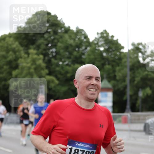 29.06.2025 - hella hamburg halbmarathon Jannik Wohlers http://msf.ph/oto/8151203 29.06.2025 10:51:31 Lombardsbrücke 1418, 1978, 3038, 4598, 4606, 5062, 5534, 6604, 6947, 7682, 8250, 8251, 8621, 9220, 9460, 9590, 9594, 9673, 9730, 10521, 10533, 10673, 10693, 10830, 11101, 11375, 12065, 12510, 12969, 13151, 13152, 14720, 14937, 14959, 15128, 16015, 17253, 17277, 17364, 17429, 17902, 18078, 18615, 18780, 18975 meine-sportfotos.de