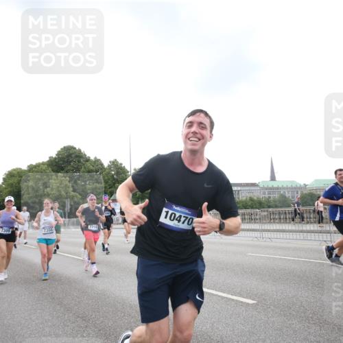 29.06.2025 - hella hamburg halbmarathon Jannik Wohlers http://msf.ph/oto/8151208 29.06.2025 10:32:18 Lombardsbrücke 1199, 1237, 2059, 3422, 3660, 3670, 3753, 4446, 5783, 5871, 6228, 7308, 7309, 7387, 7531, 7633, 7749, 7750, 9010, 9188, 10013, 10048, 10203, 10277, 10354, 10470, 10624, 10770, 11076, 11248, 12470, 12508, 13335, 14301, 15071, 15171, 15847, 15997, 16129, 16187, 16502, 16898, 16999, 17041, 17102, 17167, 17508, 18069, 18502, 18706, 18927, 19156 meine-sportfotos.de