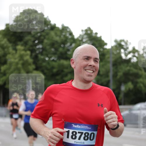 29.06.2025 - hella hamburg halbmarathon Jannik Wohlers http://msf.ph/oto/8151212 29.06.2025 10:51:31 Lombardsbrücke 1418, 1978, 3038, 4598, 4606, 5062, 5534, 6604, 6947, 7682, 8250, 8251, 8621, 9220, 9460, 9590, 9594, 9673, 9730, 10521, 10533, 10673, 10693, 10830, 11101, 11375, 12065, 12510, 12969, 13151, 13152, 14720, 14937, 14959, 15128, 16015, 17253, 17277, 17364, 17429, 17902, 18078, 18615, 18780, 18975 meine-sportfotos.de
