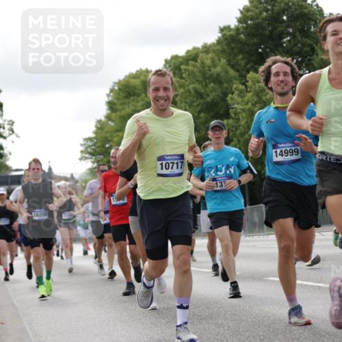 29.06.2025 - hella hamburg halbmarathon Jannik Wohlers http://msf.ph/oto/8151213 29.06.2025 10:14:33 Lombardsbrücke 1071, 1379, 1575, 2046, 2140, 2601, 2690, 3025, 3454, 3507, 3509, 3691, 3844, 4495, 4641, 5608, 5800, 6181, 6248, 6935, 7195, 7439, 7881, 8055, 8239, 8275, 8522, 8563, 8609, 8854, 9113, 9173, 9911, 10391, 10589, 10717, 10963, 11271, 11598, 11611, 11643, 11683, 12634, 13212, 13393, 13683, 14015, 14195, 14452, 14497, 14617, 14999, 15037, 15038, 15700, 16208, 16419, 17708, 17847, 18015, 18176 meine-sportfotos.de