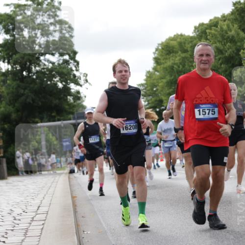 29.06.2025 - hella hamburg halbmarathon Jannik Wohlers http://msf.ph/oto/8151270 29.06.2025 10:14:35 Lombardsbrücke 1071, 1296, 1379, 1575, 1745, 2046, 2140, 2601, 2690, 3025, 3454, 3507, 3509, 3844, 4495, 4641, 5608, 5800, 6181, 6248, 7195, 7439, 7881, 8055, 8237, 8239, 8275, 8522, 8563, 8609, 8854, 9113, 9173, 9911, 9975, 10589, 10717, 10963, 11271, 11598, 11611, 11643, 11683, 12634, 13212, 13393, 13683, 14015, 14195, 14452, 14497, 14617, 14999, 15037, 15038, 15700, 16208, 16419, 17128, 17708, 17847, 18015, 18176 meine-sportfotos.de