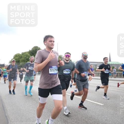 29.06.2025 - hella hamburg halbmarathon Jannik Wohlers http://msf.ph/oto/8151272 29.06.2025 10:35:12 Lombardsbrücke 1336, 1730, 1786, 1821, 2001, 2425, 2787, 3243, 4333, 4703, 4704, 4902, 4965, 5147, 5240, 5793, 6381, 6746, 6867, 7382, 8567, 9342, 9470, 9803, 9806, 9819, 10565, 10652, 12026, 12851, 13240, 13505, 13805, 13899, 14402, 14684, 15032, 16710, 17289, 17331, 17689, 17817, 17868, 17883, 17974, 17996, 17998, 18036, 18292, 18361, 18524, 18912 meine-sportfotos.de