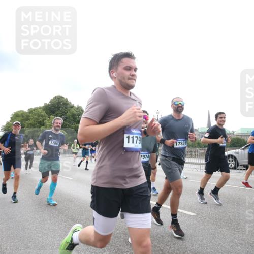 29.06.2025 - hella hamburg halbmarathon Jannik Wohlers http://msf.ph/oto/8151285 29.06.2025 10:35:12 Lombardsbrücke 1336, 1730, 1786, 1821, 2001, 2425, 2787, 3243, 4333, 4703, 4704, 4902, 4965, 5147, 5240, 5793, 6381, 6746, 6867, 7382, 8567, 9342, 9470, 9803, 9806, 9819, 10565, 10652, 12026, 12851, 13240, 13505, 13805, 13899, 14402, 14684, 15032, 16710, 17289, 17331, 17689, 17817, 17868, 17883, 17974, 17996, 17998, 18036, 18292, 18361, 18524, 18912 meine-sportfotos.de