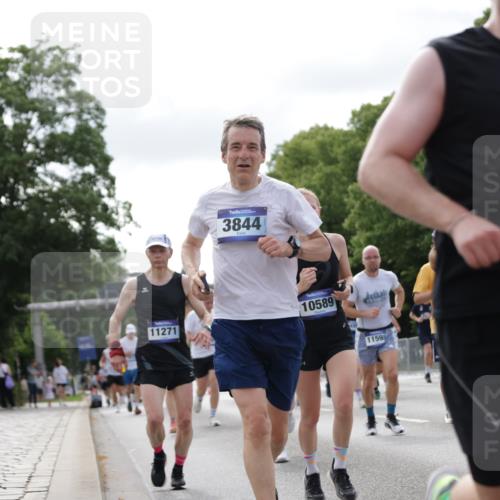 29.06.2025 - hella hamburg halbmarathon Jannik Wohlers http://msf.ph/oto/8151302 29.06.2025 10:14:36 Lombardsbrücke 1071, 1296, 1379, 1575, 1745, 2140, 2281, 2601, 2690, 3025, 3454, 3507, 3509, 3513, 3844, 4495, 4641, 5608, 5800, 6181, 6248, 7195, 7439, 7881, 8237, 8239, 8275, 8522, 8563, 8609, 8854, 9113, 9173, 9911, 9975, 10589, 10717, 10963, 11271, 11598, 11611, 11643, 11683, 12634, 13212, 13393, 13683, 14015, 14195, 14452, 14497, 14617, 14999, 15037, 15038, 15700, 16208, 16419, 17128, 17708, 17847, 18015, 18176 meine-sportfotos.de