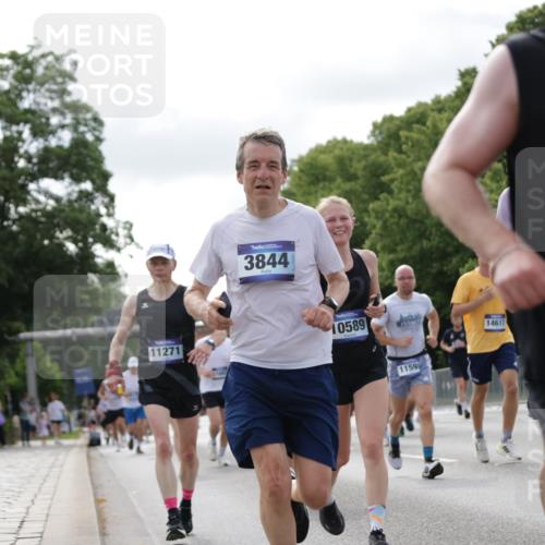 29.06.2025 - hella hamburg halbmarathon Jannik Wohlers http://msf.ph/oto/8151312 29.06.2025 10:14:36 Lombardsbrücke 1071, 1296, 1379, 1575, 1745, 2140, 2281, 2601, 2690, 3025, 3454, 3507, 3509, 3513, 3844, 4495, 4641, 5608, 5800, 6181, 6248, 7195, 7439, 7881, 8237, 8239, 8275, 8522, 8563, 8609, 8854, 9113, 9173, 9911, 9975, 10589, 10717, 10963, 11271, 11598, 11611, 11643, 11683, 12634, 13212, 13393, 13683, 14015, 14195, 14452, 14497, 14617, 14999, 15037, 15038, 15700, 16208, 16419, 17128, 17708, 17847, 18015, 18176 meine-sportfotos.de
