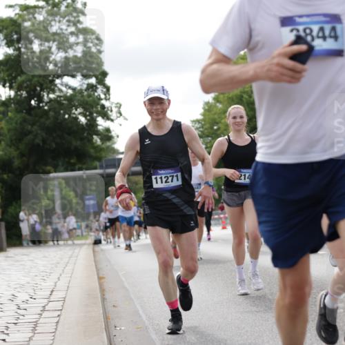 29.06.2025 - hella hamburg halbmarathon Jannik Wohlers http://msf.ph/oto/8151327 29.06.2025 10:14:37 Lombardsbrücke 1071, 1296, 1379, 1575, 1745, 2140, 2281, 2601, 2690, 3025, 3507, 3509, 3513, 3844, 4495, 4641, 5608, 5800, 6181, 6248, 7195, 7439, 7881, 8237, 8239, 8275, 8522, 8563, 8609, 8854, 9113, 9173, 9911, 9975, 10589, 10717, 10963, 11271, 11598, 11611, 11643, 11683, 12634, 13393, 13683, 13881, 14015, 14195, 14452, 14617, 14999, 15037, 15038, 15700, 16208, 16419, 17128, 17708, 17847, 18015, 18176 meine-sportfotos.de