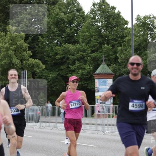 29.06.2025 - hella hamburg halbmarathon Jannik Wohlers http://msf.ph/oto/8151329 29.06.2025 10:51:36 Lombardsbrücke 1418, 1978, 3038, 4087, 4273, 4598, 4606, 5062, 6456, 6604, 7682, 8250, 8251, 8621, 9220, 9460, 9590, 9594, 9673, 9730, 10533, 10673, 11101, 11375, 12065, 12510, 12969, 14720, 14937, 14959, 15128, 16015, 16234, 17253, 17277, 17429, 17902, 18078, 18615, 18780, 18975 meine-sportfotos.de