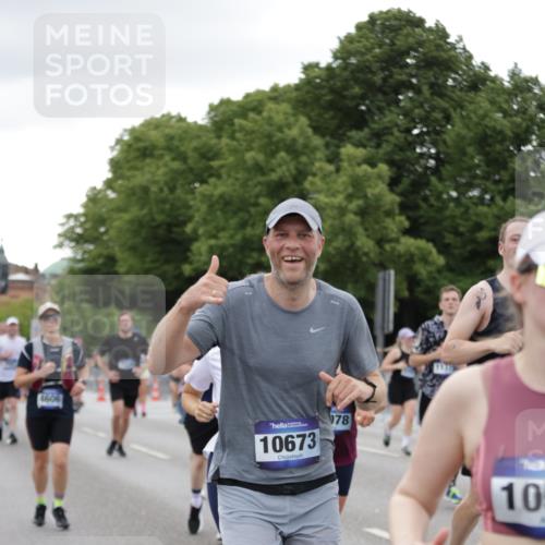 29.06.2025 - hella hamburg halbmarathon Jannik Wohlers http://msf.ph/oto/8151353 29.06.2025 10:51:37 Lombardsbrücke 1418, 1978, 3038, 4087, 4273, 4598, 4606, 5062, 6456, 6604, 6985, 7682, 8250, 8251, 8621, 9220, 9460, 9590, 9594, 9673, 9730, 10533, 10673, 11101, 11375, 12510, 12969, 14235, 14720, 15128, 16015, 16234, 17253, 17277, 17429, 17902, 18078, 18221, 18615, 18780, 18975 meine-sportfotos.de