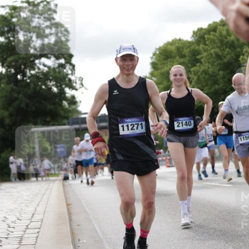 29.06.2025 - hella hamburg halbmarathon Jannik Wohlers http://msf.ph/oto/8151363 29.06.2025 10:14:38 Lombardsbrücke 1071, 1296, 1379, 1575, 1745, 2140, 2281, 2601, 2690, 3025, 3507, 3509, 3513, 3844, 4495, 4641, 5608, 5800, 6181, 6248, 6317, 7195, 7439, 7881, 8237, 8239, 8275, 8522, 8563, 8609, 8854, 9113, 9911, 9975, 10589, 10717, 10963, 11271, 11598, 11611, 11643, 11683, 12634, 13393, 13683, 13881, 14195, 14452, 14617, 14999, 15037, 15038, 16208, 16419, 17128, 17708, 17847, 18015, 18176 meine-sportfotos.de