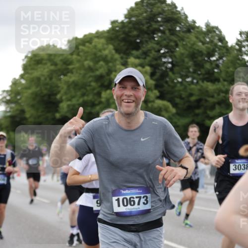 29.06.2025 - hella hamburg halbmarathon Jannik Wohlers http://msf.ph/oto/8151379 29.06.2025 10:51:37 Lombardsbrücke 1418, 1978, 3038, 4087, 4273, 4598, 4606, 5062, 6456, 6604, 6985, 7682, 8250, 8251, 8621, 9220, 9460, 9590, 9594, 9673, 9730, 10533, 10673, 11101, 11375, 12510, 12969, 14235, 14720, 15128, 16015, 16234, 17253, 17277, 17429, 17902, 18078, 18221, 18615, 18780, 18975 meine-sportfotos.de