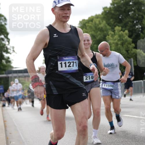 29.06.2025 - hella hamburg halbmarathon Jannik Wohlers http://msf.ph/oto/8151391 29.06.2025 10:14:38 Lombardsbrücke 1071, 1296, 1379, 1575, 1745, 2140, 2281, 2601, 2690, 3025, 3507, 3509, 3513, 3844, 4495, 4641, 5608, 5800, 6181, 6248, 6317, 7195, 7439, 7881, 8237, 8239, 8275, 8522, 8563, 8609, 8854, 9113, 9911, 9975, 10589, 10717, 10963, 11271, 11598, 11611, 11643, 11683, 12634, 13393, 13683, 13881, 14195, 14452, 14617, 14999, 15037, 15038, 16208, 16419, 17128, 17708, 17847, 18015, 18176 meine-sportfotos.de