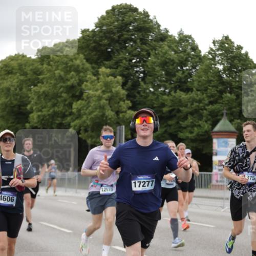 29.06.2025 - hella hamburg halbmarathon Jannik Wohlers http://msf.ph/oto/8151399 29.06.2025 10:51:39 Lombardsbrücke 1418, 1978, 3038, 4087, 4273, 4436, 4598, 4606, 5062, 6456, 6985, 7682, 8194, 8196, 8250, 8251, 8621, 9460, 9590, 9730, 10342, 10533, 10673, 11101, 11126, 11127, 11375, 12510, 12525, 12969, 14215, 14235, 14720, 15128, 16015, 16234, 17253, 17277, 17429, 17902, 18078, 18221, 18615, 18780, 18975 meine-sportfotos.de