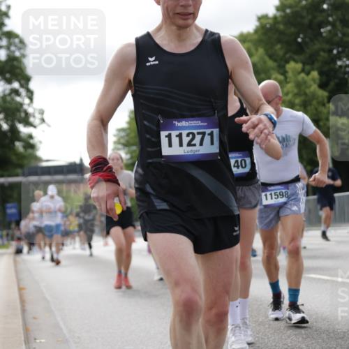 29.06.2025 - hella hamburg halbmarathon Jannik Wohlers http://msf.ph/oto/8151401 29.06.2025 10:14:38 Lombardsbrücke 1071, 1296, 1379, 1575, 1745, 2140, 2281, 2601, 2690, 3025, 3507, 3509, 3513, 3844, 4495, 4641, 5608, 5800, 6181, 6248, 6317, 7195, 7439, 7881, 8237, 8239, 8275, 8522, 8563, 8609, 8854, 9113, 9911, 9975, 10589, 10717, 10963, 11271, 11598, 11611, 11643, 11683, 12634, 13393, 13683, 13881, 14195, 14452, 14617, 14999, 15037, 15038, 16208, 16419, 17128, 17708, 17847, 18015, 18176 meine-sportfotos.de