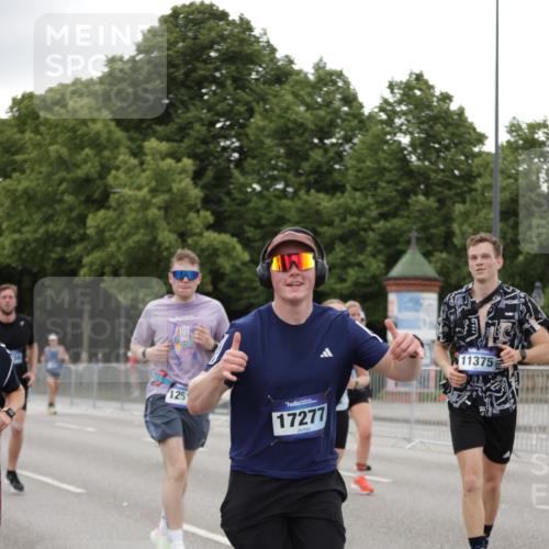 29.06.2025 - hella hamburg halbmarathon Jannik Wohlers http://msf.ph/oto/8151418 29.06.2025 10:51:39 Lombardsbrücke 1418, 1978, 3038, 4087, 4273, 4436, 4598, 4606, 5062, 6456, 6985, 7682, 8194, 8196, 8250, 8251, 8621, 9460, 9590, 9730, 10342, 10533, 10673, 11101, 11126, 11127, 11375, 12510, 12525, 12969, 14215, 14235, 14720, 15128, 16015, 16234, 17253, 17277, 17429, 17902, 18078, 18221, 18615, 18780, 18975 meine-sportfotos.de