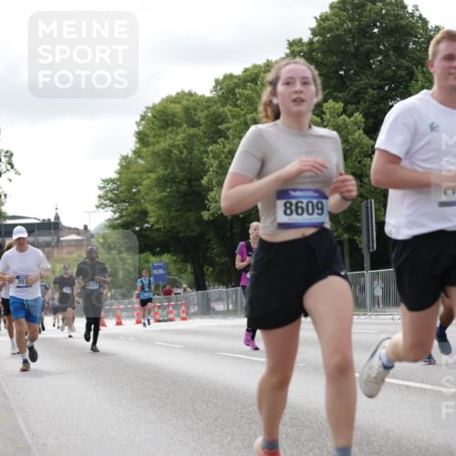 29.06.2025 - hella hamburg halbmarathon Jannik Wohlers http://msf.ph/oto/8151469 29.06.2025 10:14:41 Lombardsbrücke 1296, 1379, 1524, 1575, 1745, 2140, 2281, 3507, 3509, 3513, 3650, 3844, 4495, 4641, 5800, 6181, 6248, 6317, 7439, 7881, 8237, 8239, 8275, 8522, 8563, 8609, 8854, 9113, 9911, 9975, 10589, 10717, 11271, 11598, 11611, 11683, 12634, 13393, 13683, 13881, 14195, 14617, 14999, 15037, 15038, 16208, 16419, 17128, 17708, 17847, 18176, 18800 meine-sportfotos.de