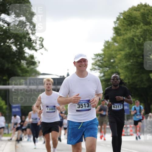 29.06.2025 - hella hamburg halbmarathon Jannik Wohlers http://msf.ph/oto/8151491 29.06.2025 10:14:43 Lombardsbrücke 1296, 1379, 1524, 1575, 1745, 2140, 2281, 3507, 3509, 3513, 3650, 3844, 4495, 4641, 5800, 5986, 6181, 6248, 6317, 7439, 7881, 8237, 8239, 8275, 8522, 8563, 8609, 8854, 9113, 9911, 9975, 10589, 10717, 11271, 11598, 11611, 11683, 12634, 13683, 13881, 14195, 14617, 14999, 15037, 15038, 16208, 16419, 17128, 17708, 17847, 18769, 18800 meine-sportfotos.de