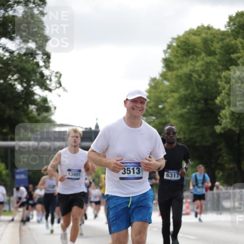 29.06.2025 - hella hamburg halbmarathon Jannik Wohlers http://msf.ph/oto/8151523 29.06.2025 10:14:43 Lombardsbrücke 1296, 1379, 1524, 1575, 1745, 2140, 2281, 3507, 3509, 3513, 3650, 3844, 4495, 4641, 5800, 5986, 6181, 6248, 6317, 7439, 7881, 8237, 8239, 8275, 8522, 8563, 8609, 8854, 9113, 9911, 9975, 10589, 10717, 11271, 11598, 11611, 11683, 12634, 13683, 13881, 14195, 14617, 14999, 15037, 15038, 16208, 16419, 17128, 17708, 17847, 18769, 18800 meine-sportfotos.de